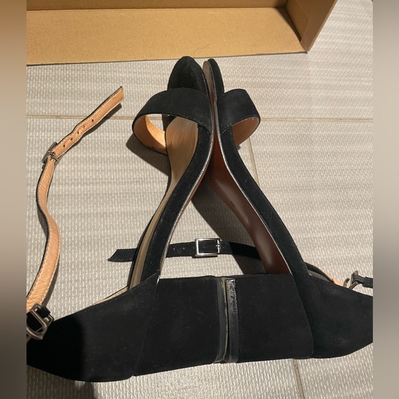 Stuart Weitzman style sandals. - Picture 5 of 6